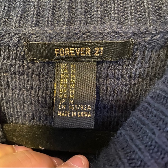 Forever 21 navy and white cropped sweater - Picture 6 of 7